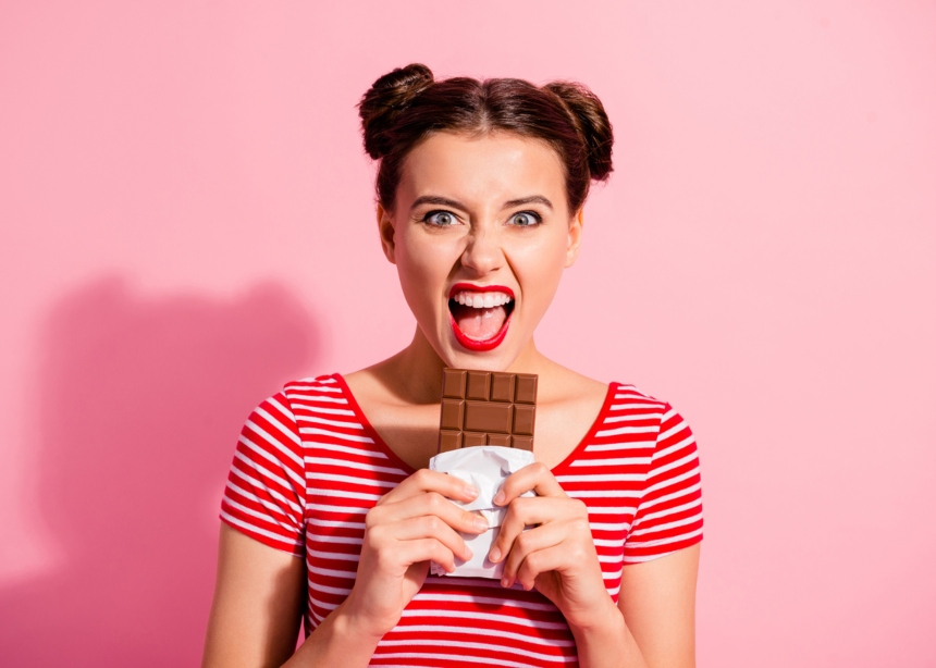 Κάνεις δίαιτα, αλλά θες το γλυκάκι σου; Υγιεινές επιλογές που θα σε κάνουν να ξεχάσεις τη σοκολάτα