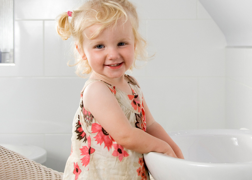 7 εύκολοι τρόποι να μάθεις στο παιδί σου να πλένει τα χεράκια του