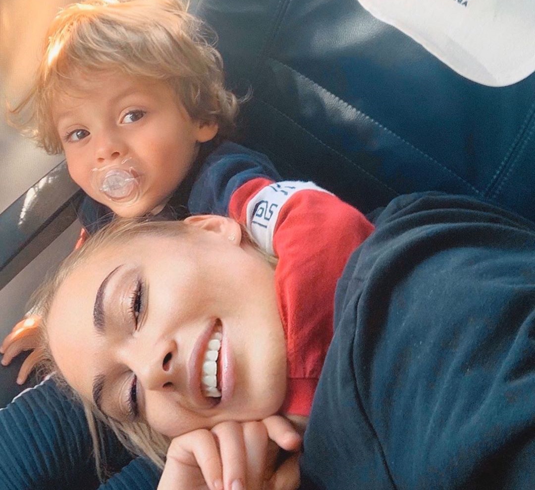 Μικαέλα Φωτιάδη: Η συγκινητική συνάντηση με τον γιο της μετά από δυο μήνες! [pics]