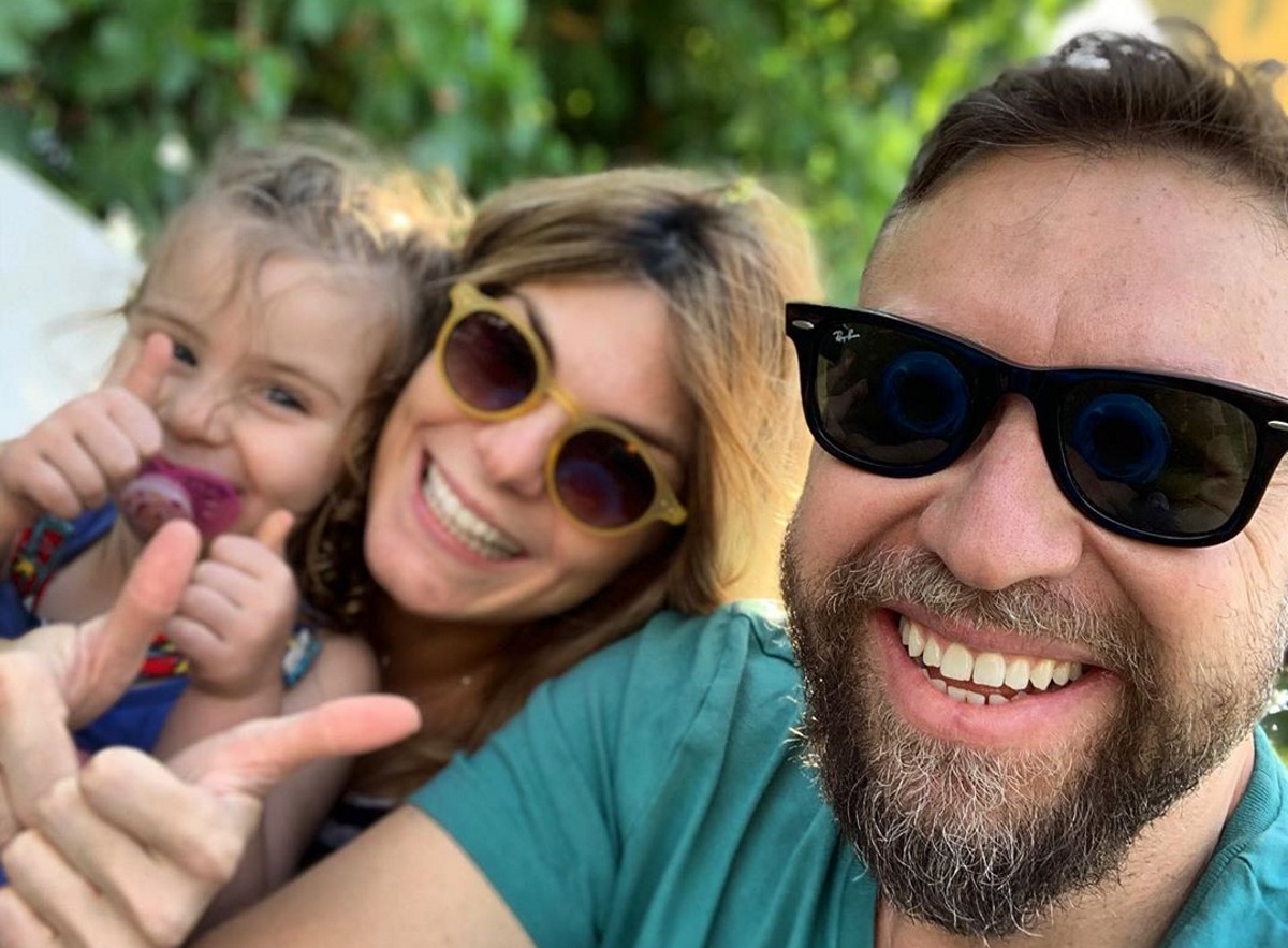 Γιάννης Βαρδής – Νατάσα Σκαφιδά: Η κόρη τους έγινε 4! Η εντυπωσιακή τούρτα και οι τρυφερές ευχές