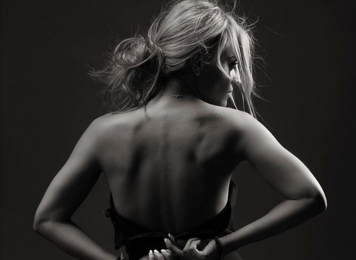 Ιλένια Ουίλιμς: Πόζαρε γυμνή στο φωτογραφικό φακό του Σπύρου Χατζηαγγελάκη (pics)