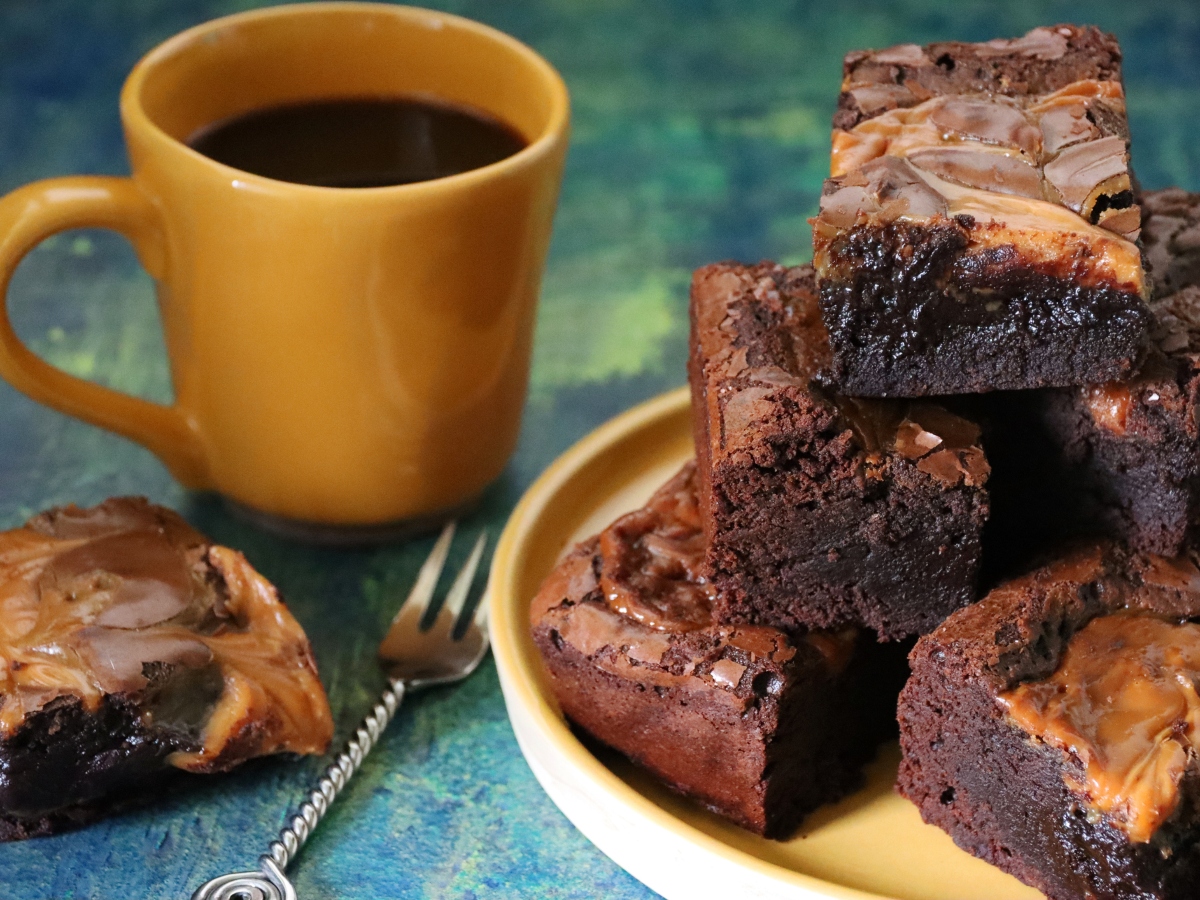 Συνταγή για βελούδινο Brownies με αλμυρή καραμέλα
