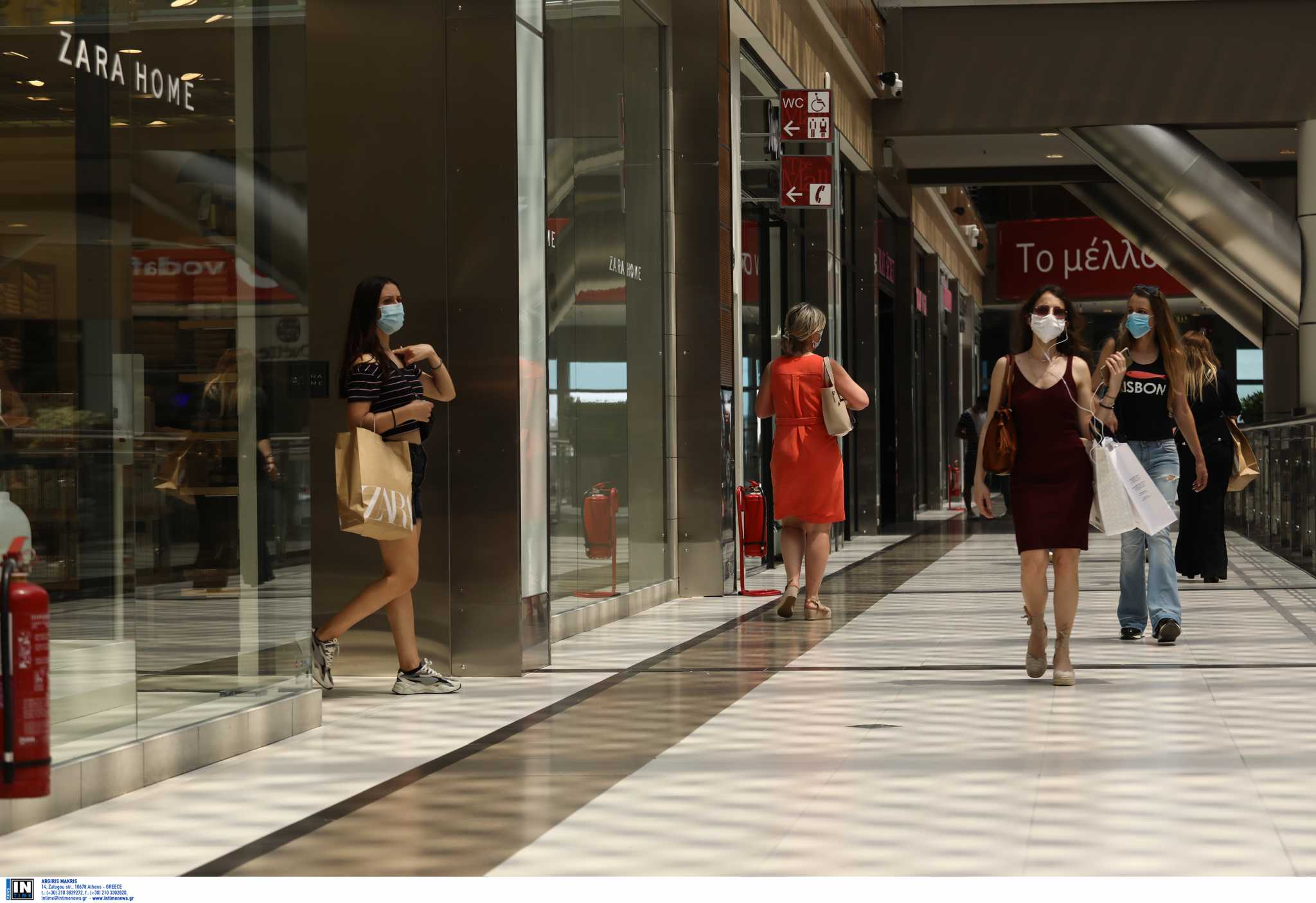 Ανοίγουν από αύριο mall και εκπτωτικά χωριά