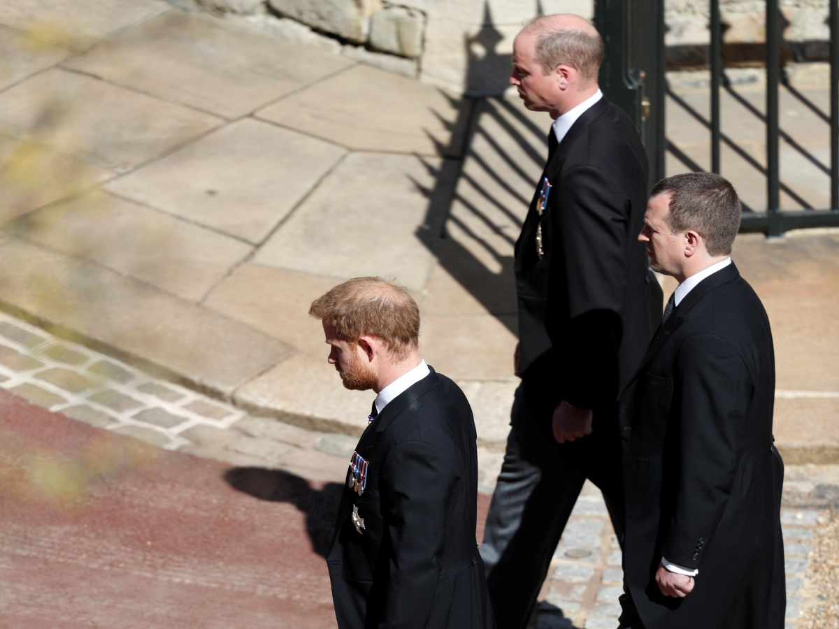 Πρίγκιπας William και Harry: Η στιγμή που ήρθαν κοντά μετά από καιρό στην κηδεία του παππού τους