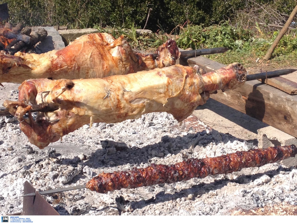 Κυριακή του Πάσχα: Τι ισχύει για το τραπέζι και τις μετακινήσεις