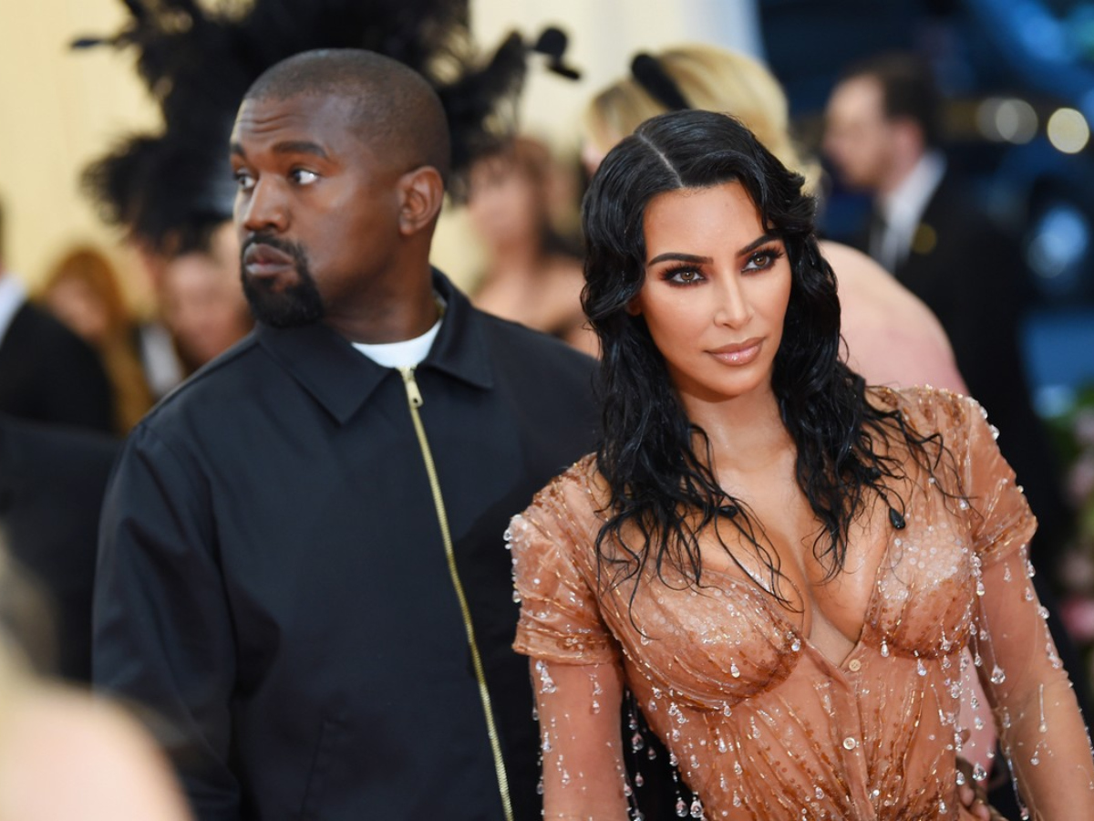 Η Kim Kardashian με Balenciaga νυφικό… στο listening party του Kanye West