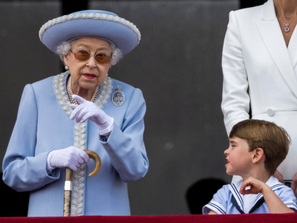 Βασίλισσα Ελισάβετ: Δεν θα παραστεί σήμερα στους εορτασμούς για το Πλατινένιο Ιωβηλαίο λόγω αδιαθεσίας