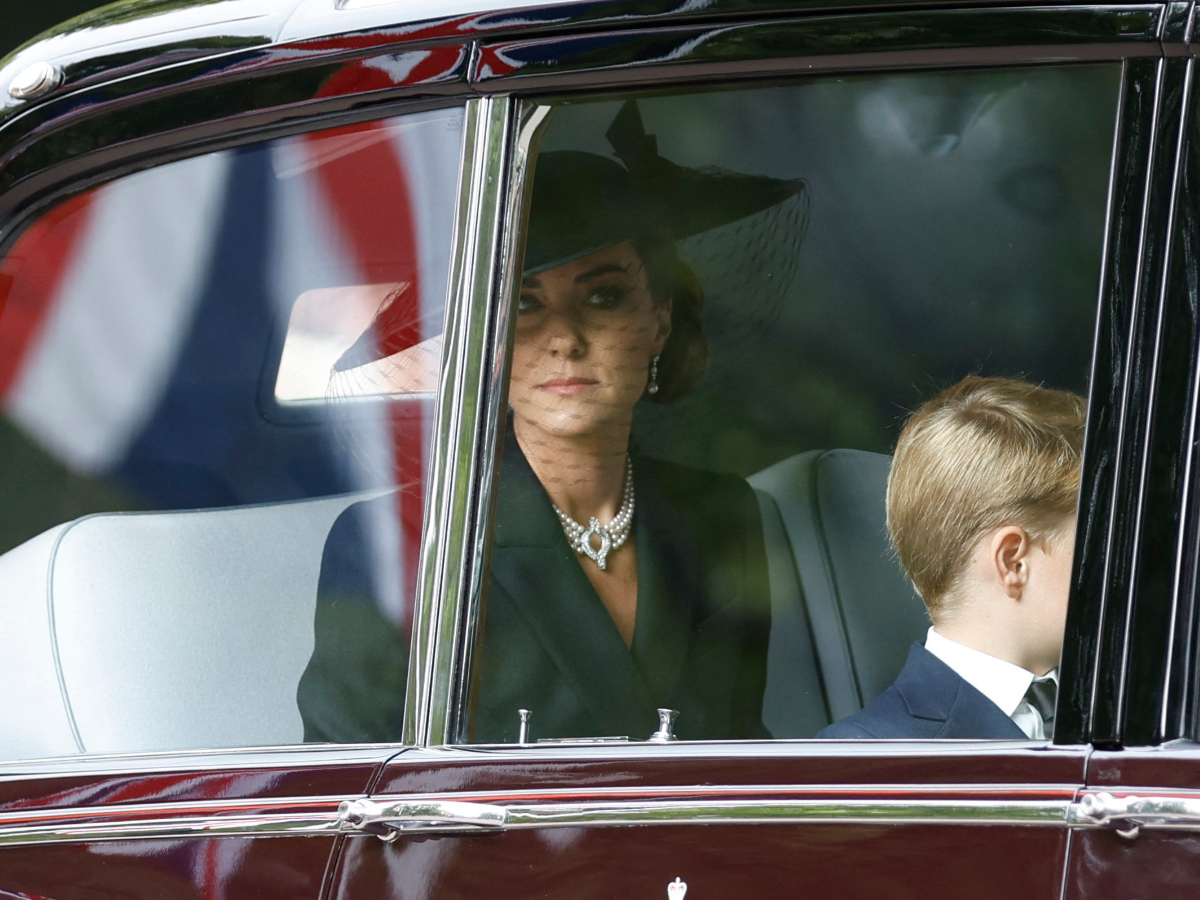 Κηδεία Βασίλισσας Ελισάβετ: Αυστηρό dress code και αριστοκρατικό στιλ στην μεγάλη τελετή