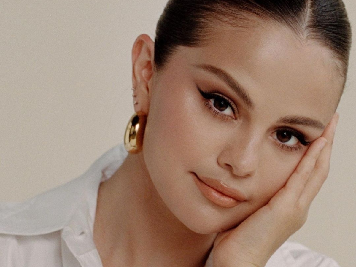 Disco queen: Ο make up artist της Selena Gomez προτείνει το πιο εκκεντρικό look για την αυριανή βραδιά