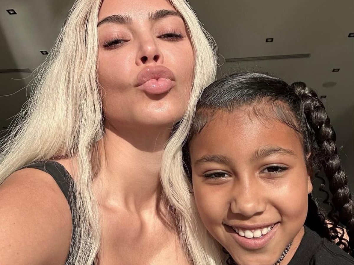 Η Kim Kardashian χτενίζει την κόρη της North και γίνονται viral στο TikTok