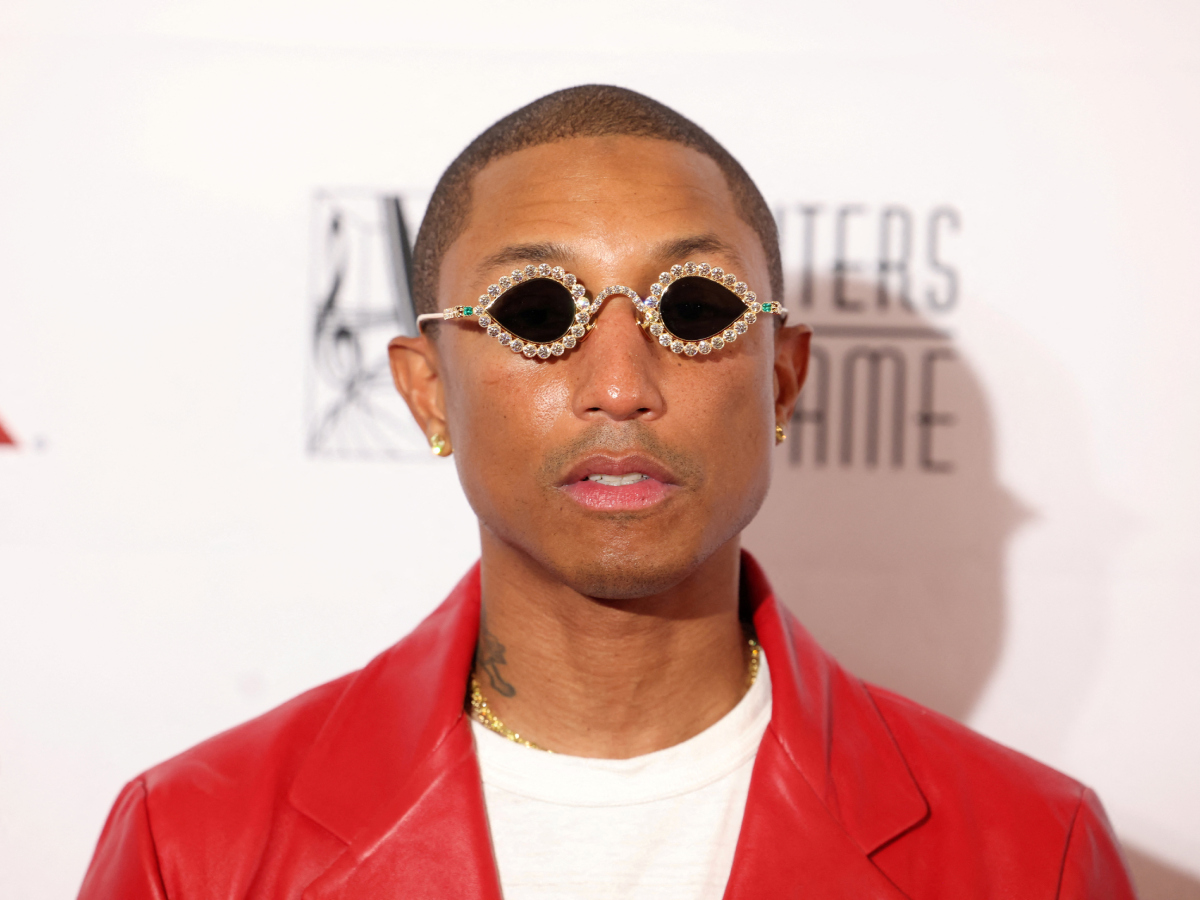 Pharrell Williams: Δεν θα πιστεύεις τι φόρεσε αντί για jacket