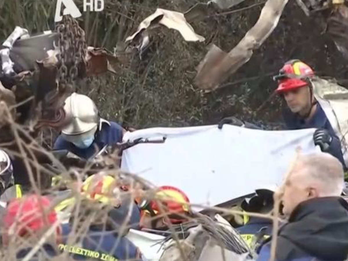 Τέμπη: Οι σπαρακτικές ιστορίες δύο γονιών που ψάχνουν τα παιδιά τους