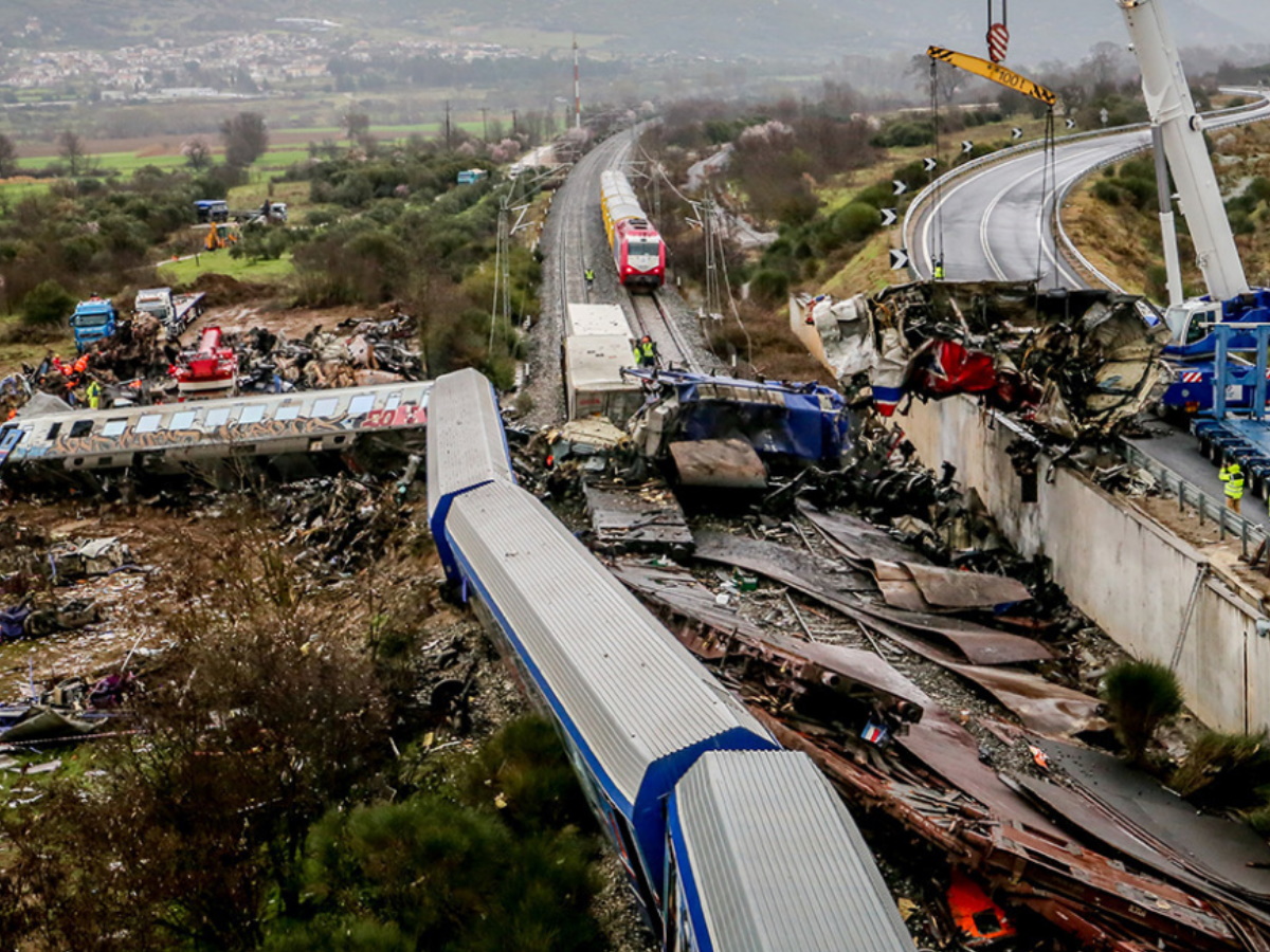 Τέμπη: Αυτά είναι τα διαλυμένα βαγόνια του μοιραίου τρένου