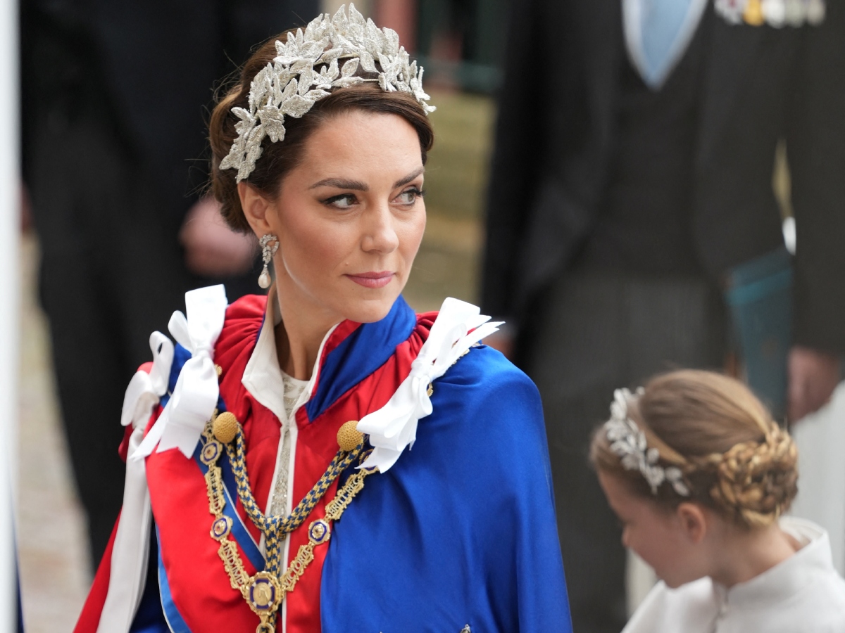 Στέψη Βασιλιά Καρόλου: Η Kate Middleton και η κόρη της Charlotte εμφανίστηκαν με matchy hair look