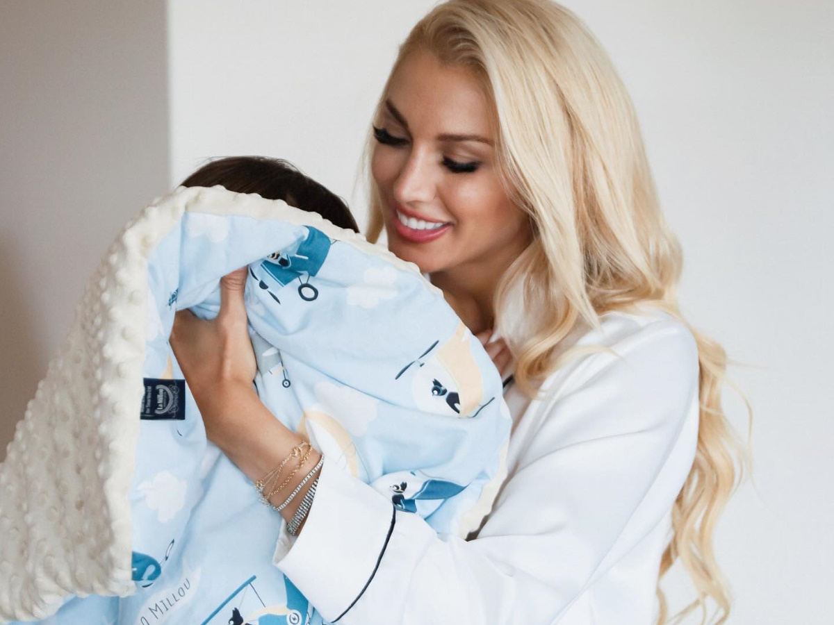 Κωνσταντίνα Σπυροπούλου: Φωτογραφίζεται με τον 10 μηνών γιο της – «Μπορούν να συγκριθούν αυτές οι αγκαλιές;»