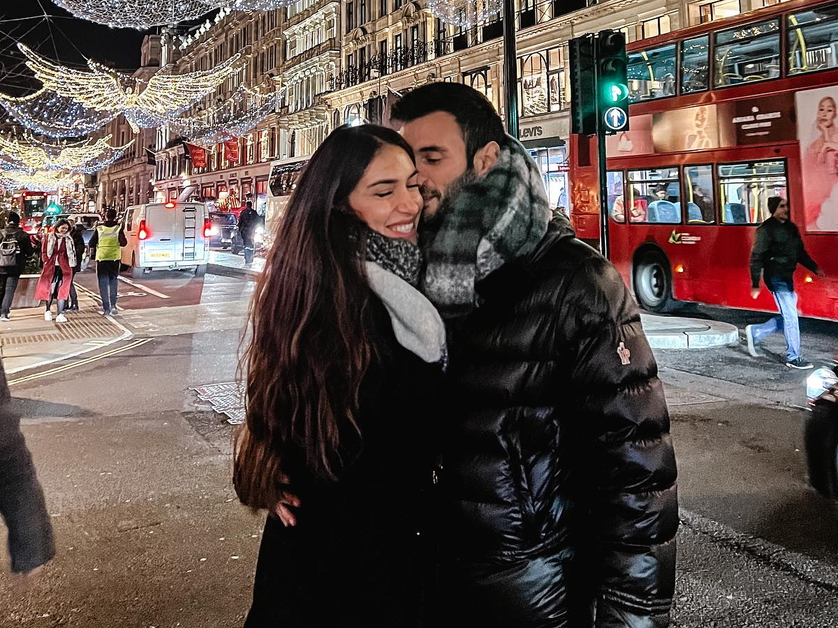 Άννα Πρέλεβιτς – Νικήτας Νομικός: Ρομαντική απόδραση στο Λονδίνο λίγο πριν τα Χριστούγεννα – Φωτογραφίες