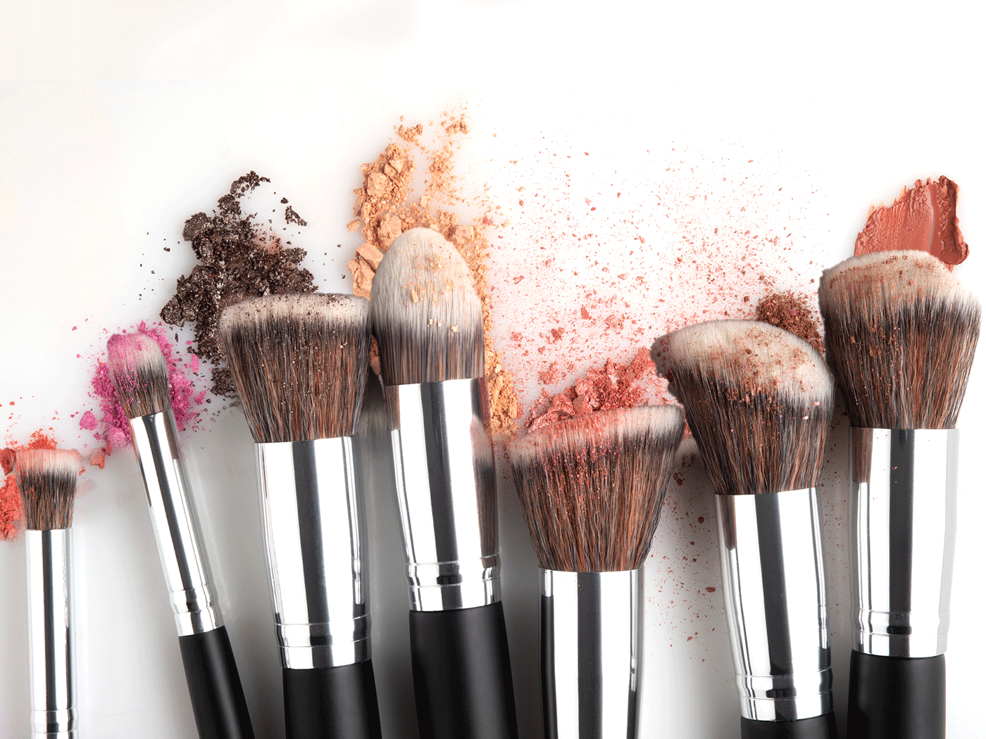 Πινέλα: 5 προϊόντα για να κρατήσεις καθαρά τα βασικά beauty εργαλεία σου