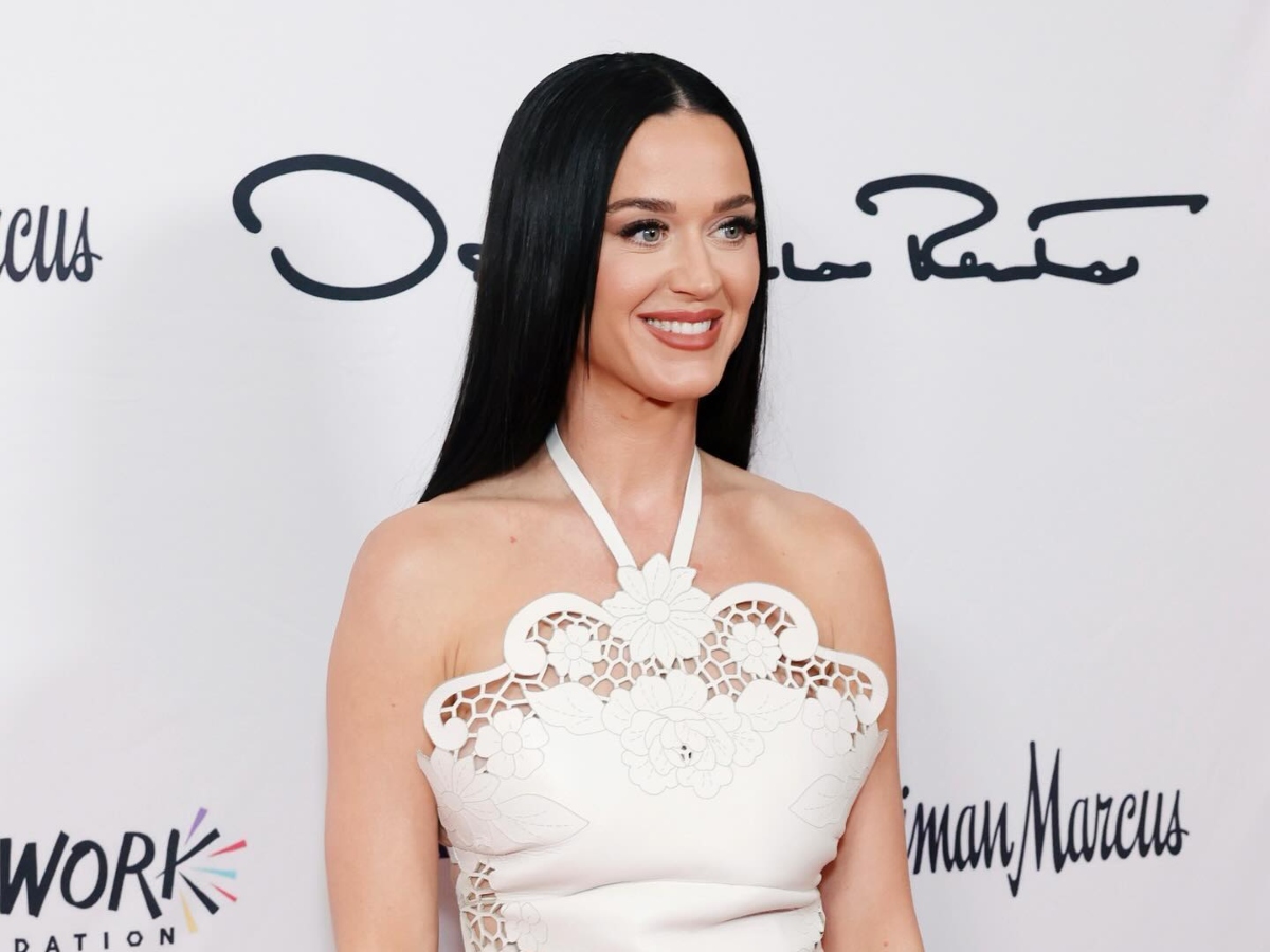 Katy Perry: Σε ρόλο μοντέλου με το πιο συγκλονιστικό beauty look που έχεις δει τελευταία