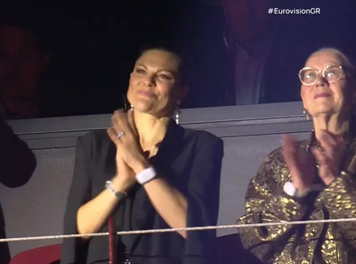 Eurovision 2024: Άβολη στιγμή για Αλευρά και Καλούτα – Δεν γνώριζαν τη διάδοχο του σουηδικού θρόνου