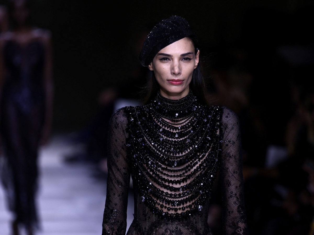 Giorgio Armani Prive Haute Couture: Τα beauty looks που προτείνει για την επόμενη σεζόν κρύβουν πινελιές πολυτέλειας