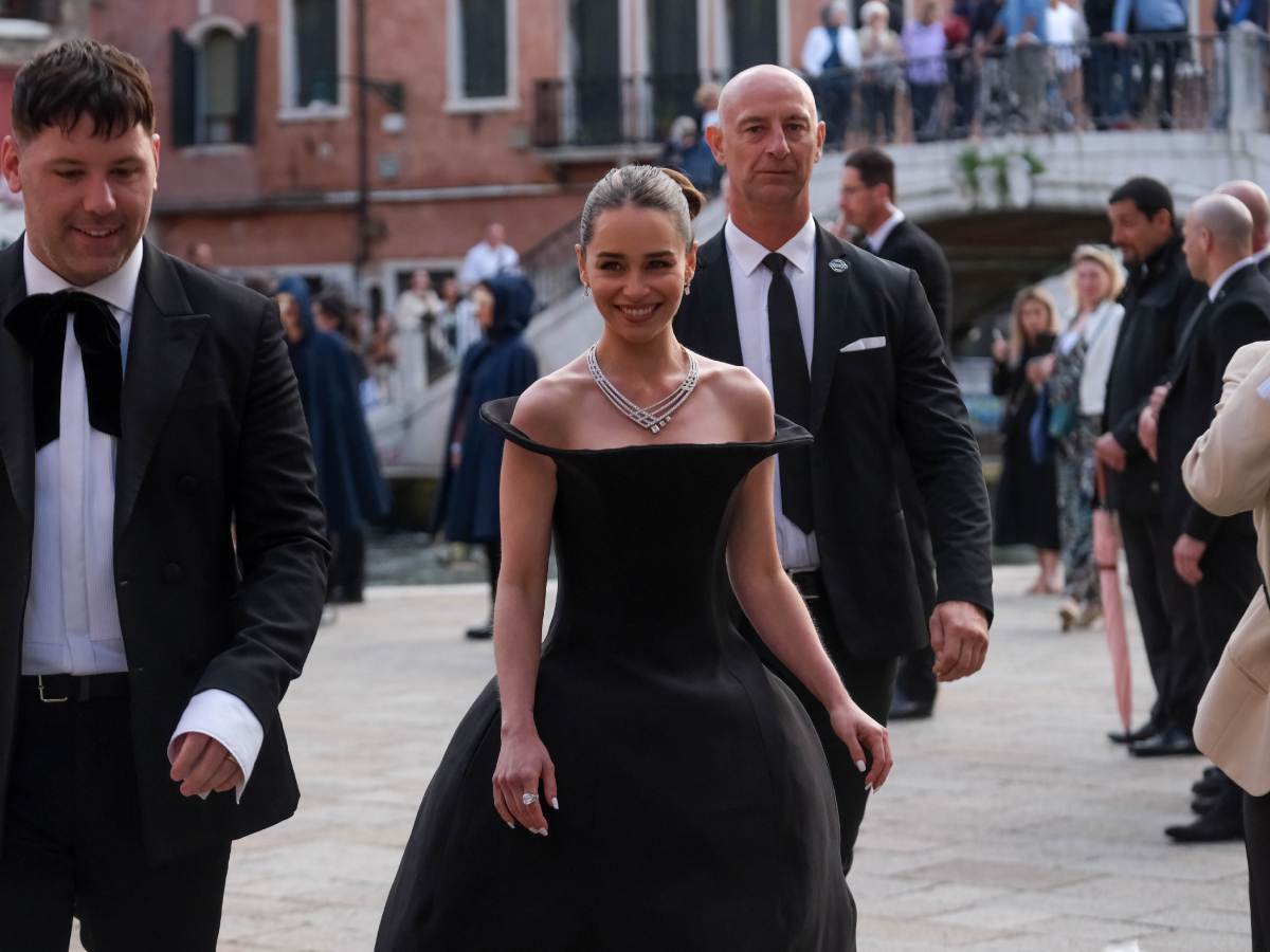 Έπαθες πλάκα με το μαύρο φόρεμα της Emilia Clarke; Sorry αλλά δεν είναι η πρώτη celebrity που το φόρεσε