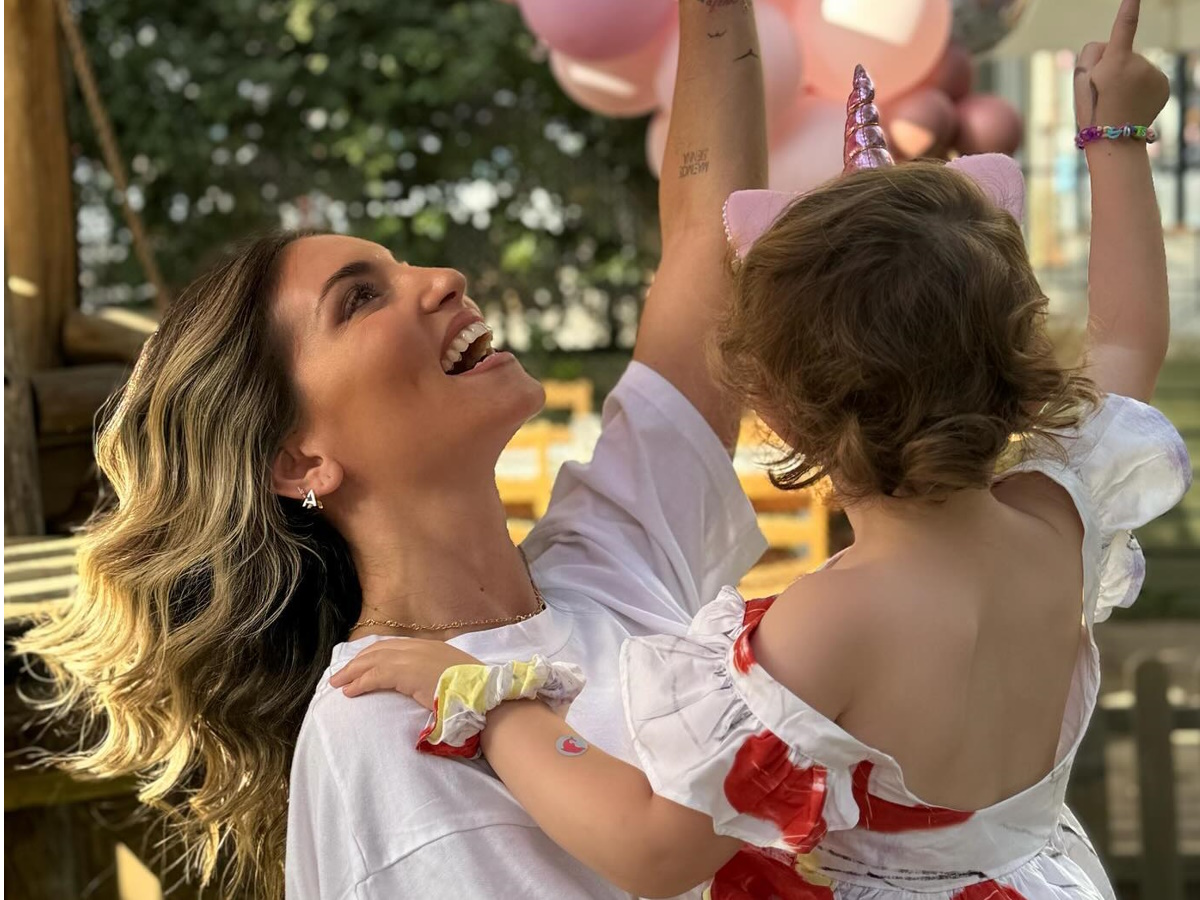 Αθηνά Οικονομάκου: Με unicorn το θεματικό πάρτι της κόρης της – Φωτογραφίες από τα γενέθλια της μικρής Σιέννας