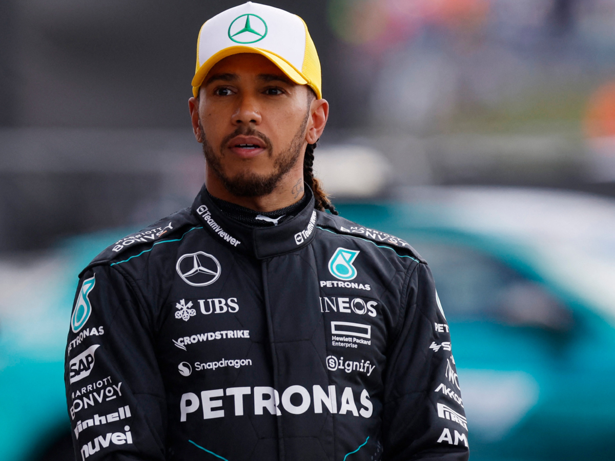 Ο super star της Formula 1 Lewis Hamilton αναλαμβάνει ρόλο έκπληξη στον οίκο Dior