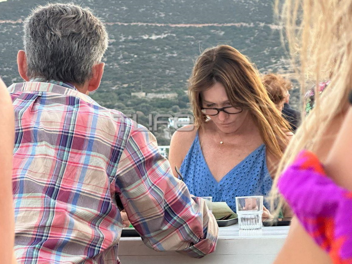 Αποκλειστικό: Ο Νικολά Σαρκοζί και η Κάρλα Μπρούνι στην Ελλάδα – Ποιο νησί επέλεξαν για τις διακοπές τους