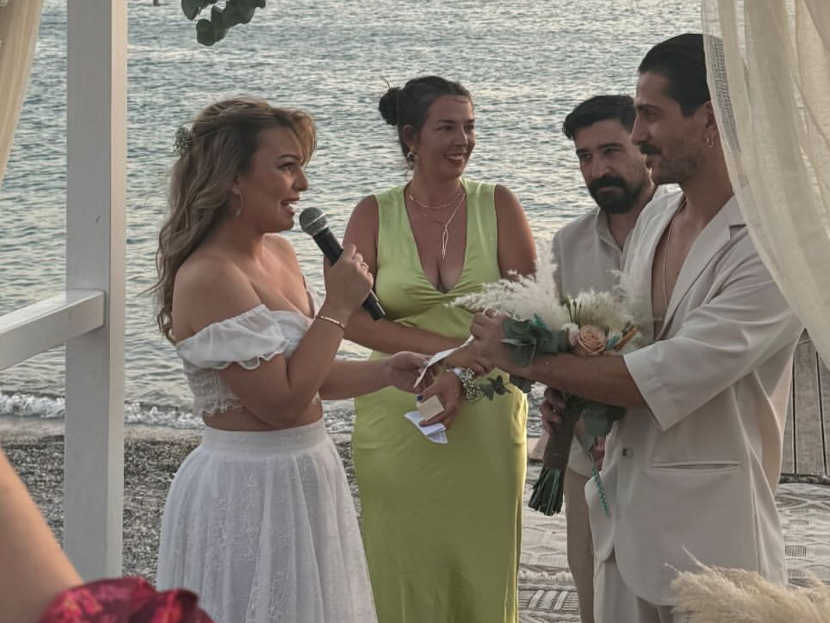 Βέρα Μακρομαρίδου – Αλέξανδρος Παπατριανταφύλλου: Παντρεύτηκαν ξανά δίπλα στη θάλασσα – Το γαμήλιο πάρτι