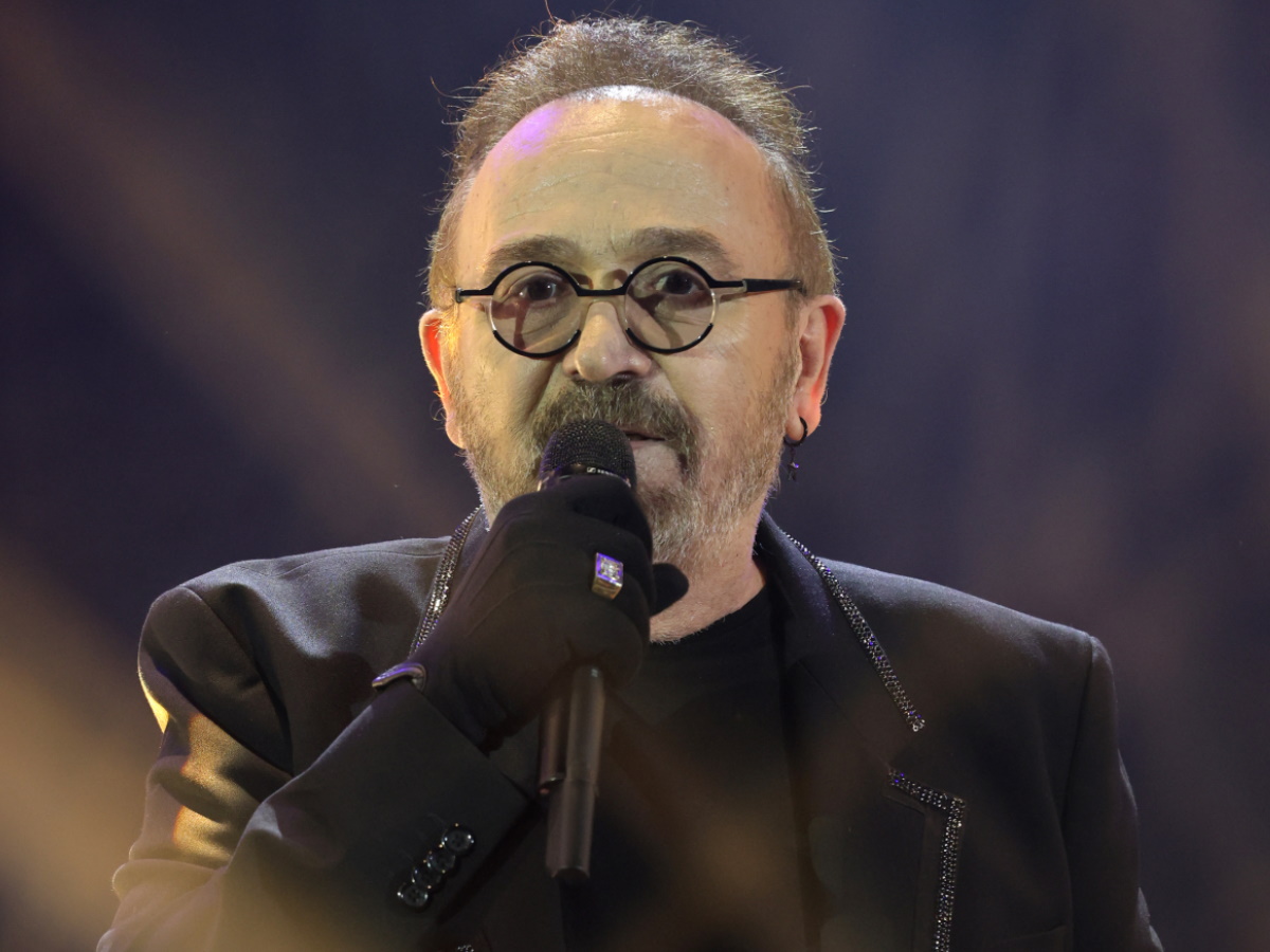 Σταμάτης Γονίδης: Πτώση για τον γνωστό τραγουδιστή – «Υποφέρω από φρικτούς πόνους στη μέση»