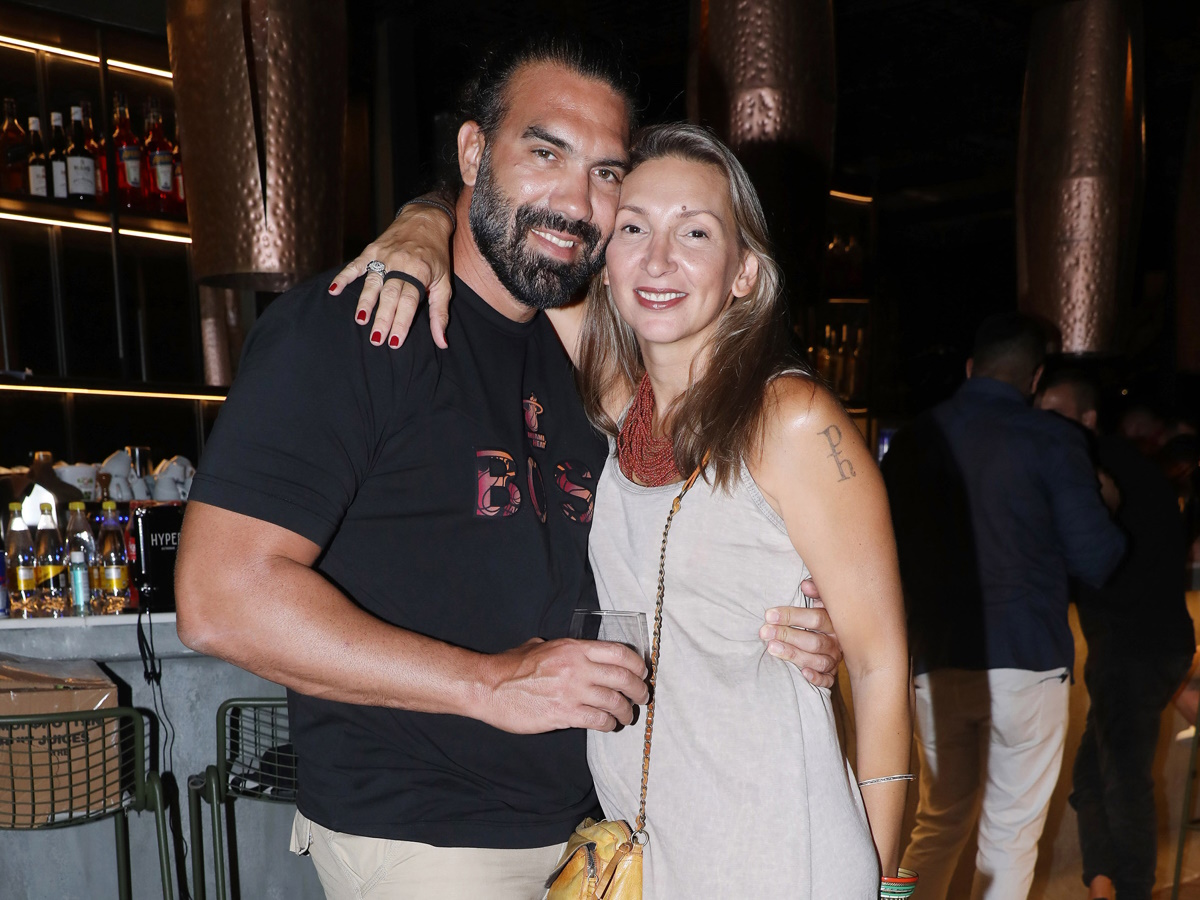 Φανή Χαλκιά: «Ο άντρας μου υπέστη ρήξη ανευρύσματος» – Τι απαντά για την έκρηξη στο beach bar του συζύγου της