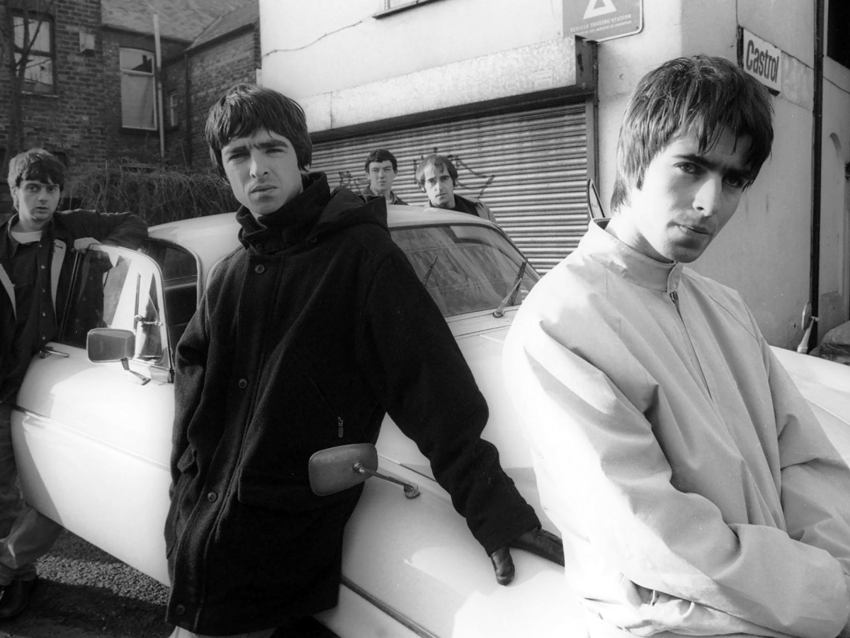 Oasis: Το style της θρυλικής μπάντας των 90s επηρεάζει την μόδα ακόμη και σήμερα