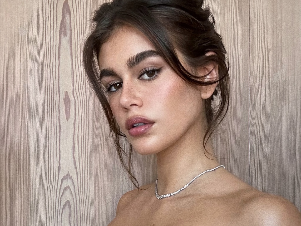 Kaia Gerber: Το μακιγιάζ της υμνεί το φθινόπωρο – 3 σκιές για να το αντιγράψεις