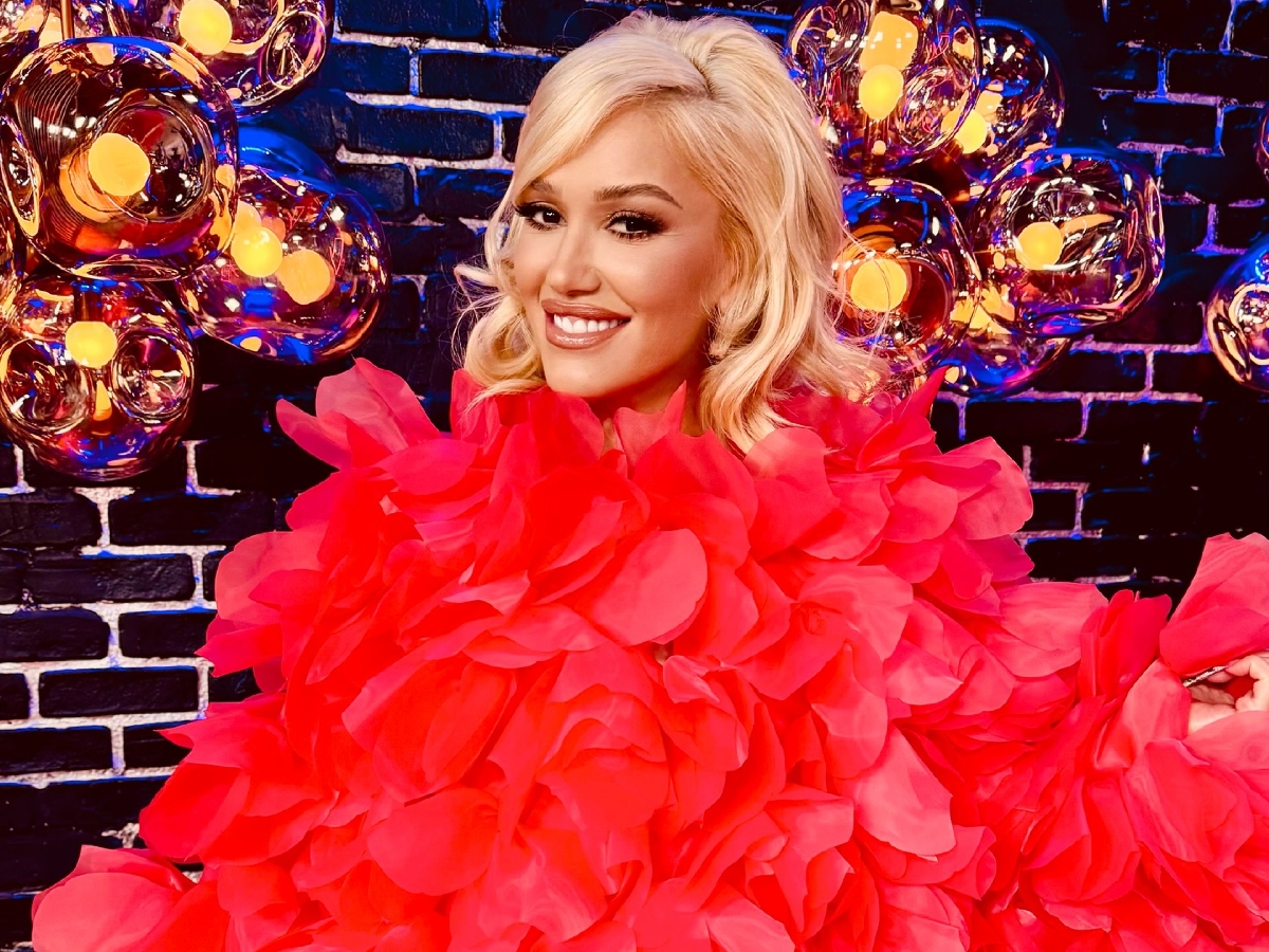 Gwen Stefani: Το χτένισμα της μας γυρνά στα 70’s και είναι ότι πιο χαριτωμένο έχουμε δει τελευταία