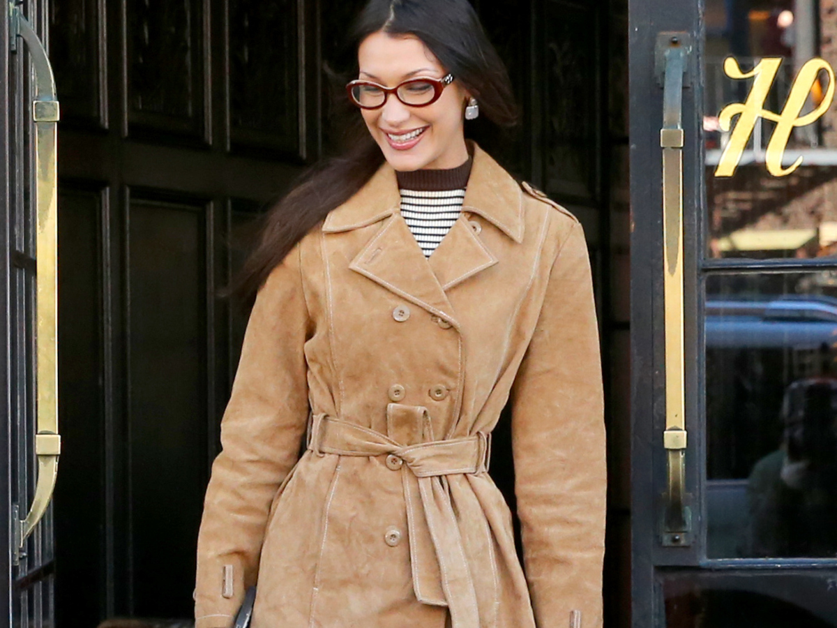 Bella Hadid: Συνδύασε την μεγαλύτερη τάση του 2024 σε total look!