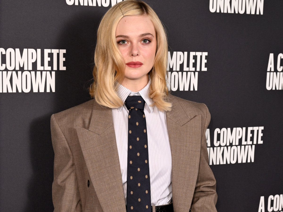 Andogyne style: Η Elle Fanning το απογείωσε με αυτή την εμφάνιση!