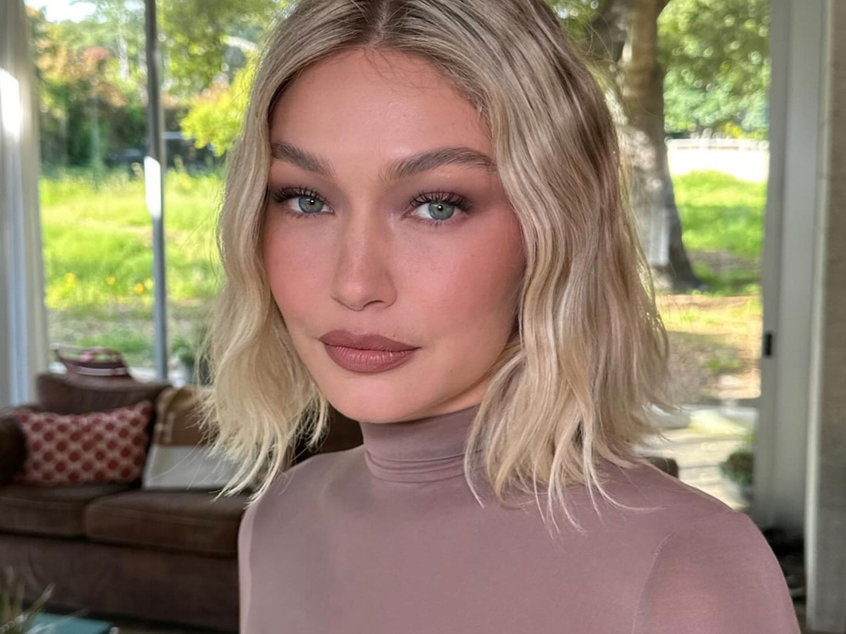 Gigi Hadid: Χάρισε στο flippy bob μια πινελιά από old Hollywood