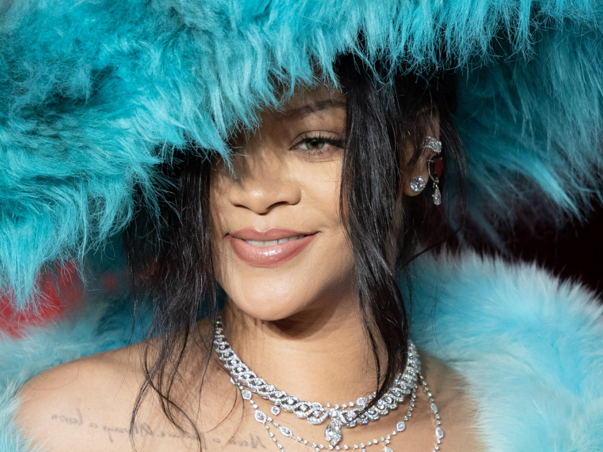 Rihanna: Μετά τις γιορτές επιστρέφει στο instagram πιο εκρηκτική από ποτέ!