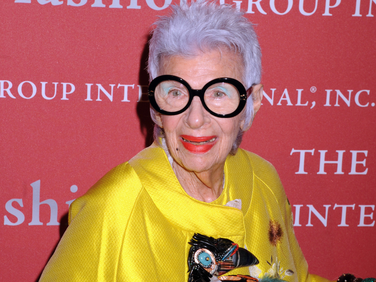 Iris Apfel: Τα iconic γυαλιά της βγαίνουν σε δημοπρασία