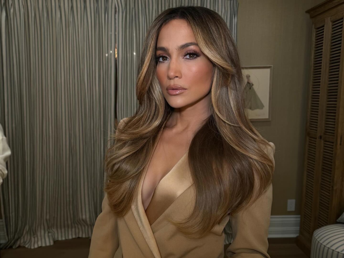 Jennifer Lopez: Το hair look στην τελευταία της εμφάνιση είναι ρετρό και η πιο ιδιαίτερη Pamela’s updo εκδοχή