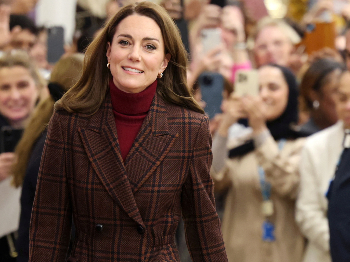 Kate Middleton: Εμφάνιση έκπληξη με winter colors- H επίσκεψη στο νοσοκομείο που νοσηλεύτηκε πέρσι!