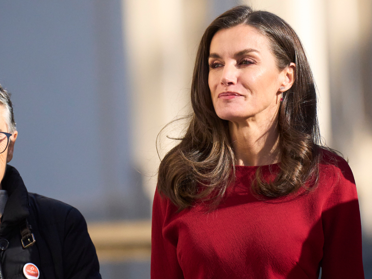 Queen Letizia: Αξιοποιεί με τον καλύτερο τρόπο ένα κλασικό αξεσουάρ του γυναικείου στιλ!