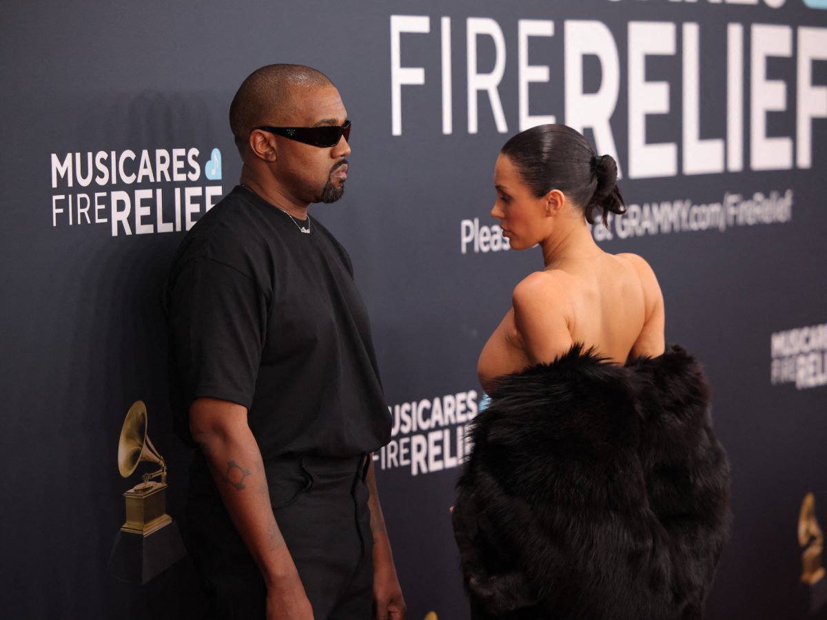 Kanye West – Bianca Cersoni: Ολόγυμνη στο κόκκινο χαλί των Grammy 2025 η «wife» του superstar