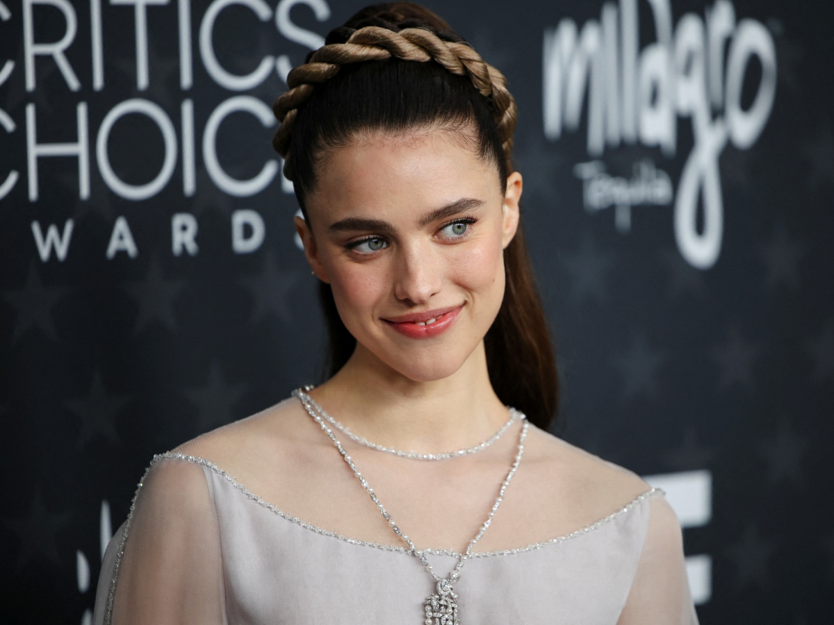 Margaret Qualley: Με το τελευταίο της χτένισμα κερδίζει τον τίτλο του απόλυτου hair icon