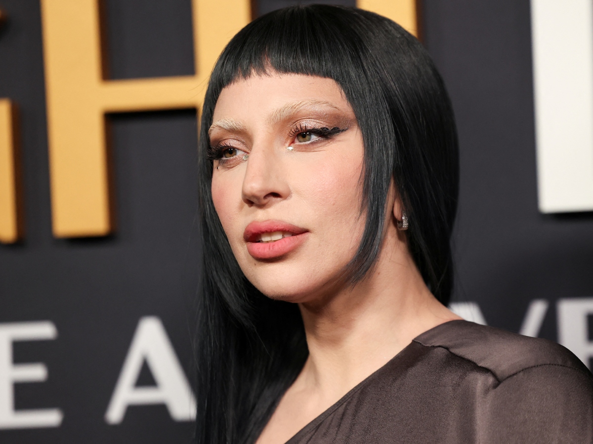 Lady Gaga: Το french bob με αφέλειες στην τελευταία της εμφάνιση είναι κομψό και rock