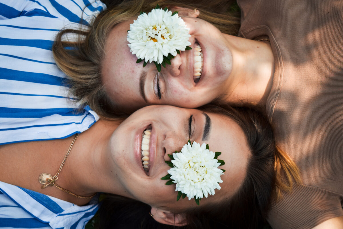 Η δύναμη του Sisterhood: Γιατί όταν οι γυναίκες στηρίζουν γυναίκες γίνονται ασταμάτητες