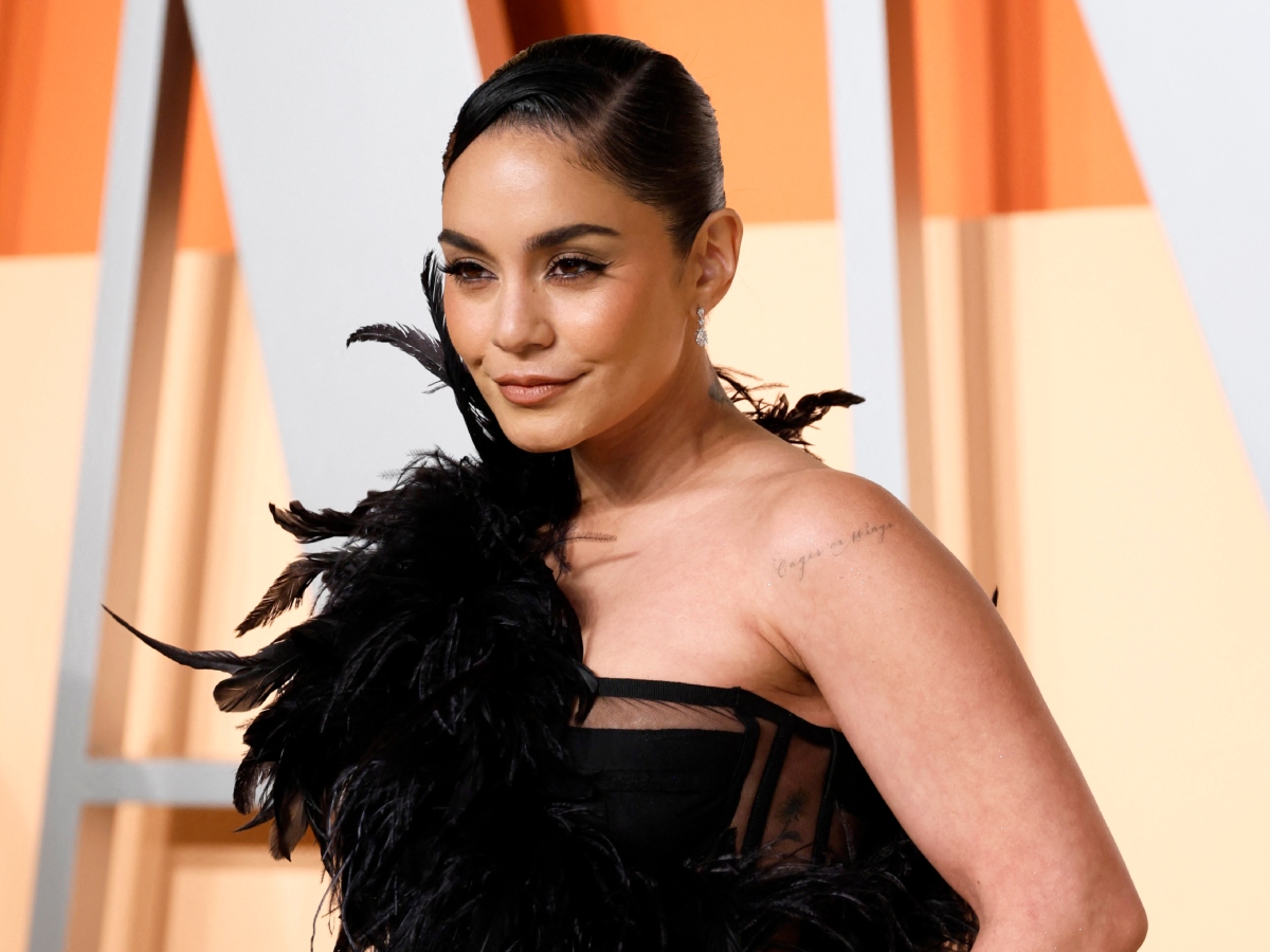 Vanessa Hudgens: Το «μάτι της τίγρης» μανικιούρ της είναι σουρεάλ και boho μαζί